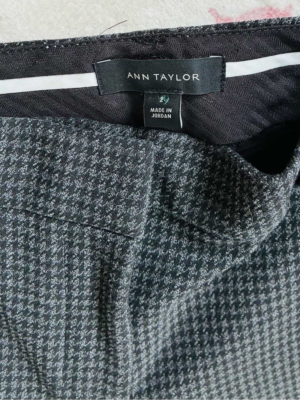 Ann Taylor Black & Gray Houndstooth Straight-Leg Pants